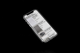 Photography of an iPhone showing the website of the Jahresgaben 2023.